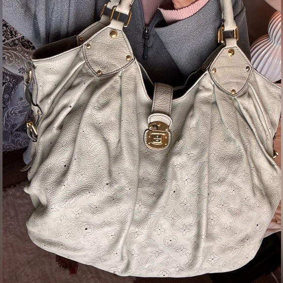 Louis Vuitton Mahina XL bag - Picture 5 of 12